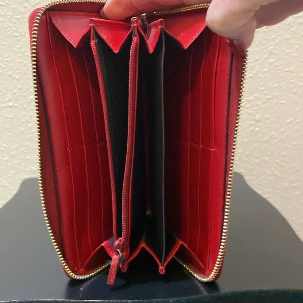 Beautiful red Gucci Guccissima bow zip wallet. β€οΈ - Picture 7 of 12
